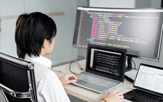 邵东 api php源码,下载的php源码怎么运行呢？